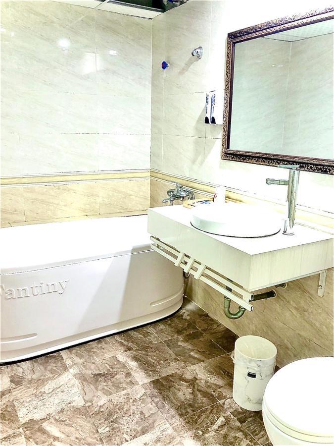 Holiday Hotel 2 Hai Phong Bagian luar foto